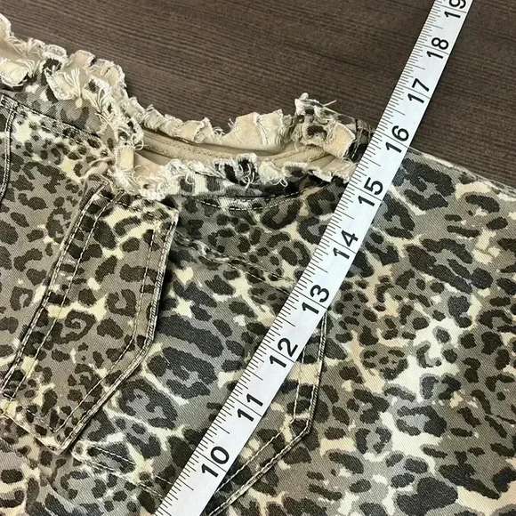 English Rose Animal Print Vest. Cotton. NWOT. Size S/M. Snap Closure. - Picture 11 of 16